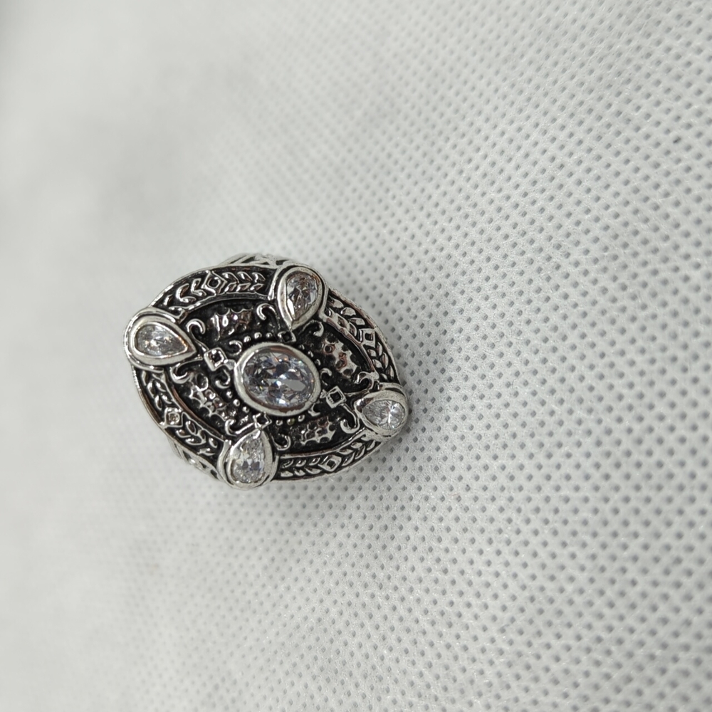 Ring 💍 - Picture 5 of 7